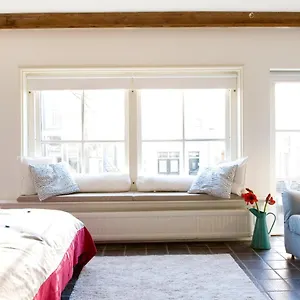 Jackie O Bed & Breakfast Amsterdam
