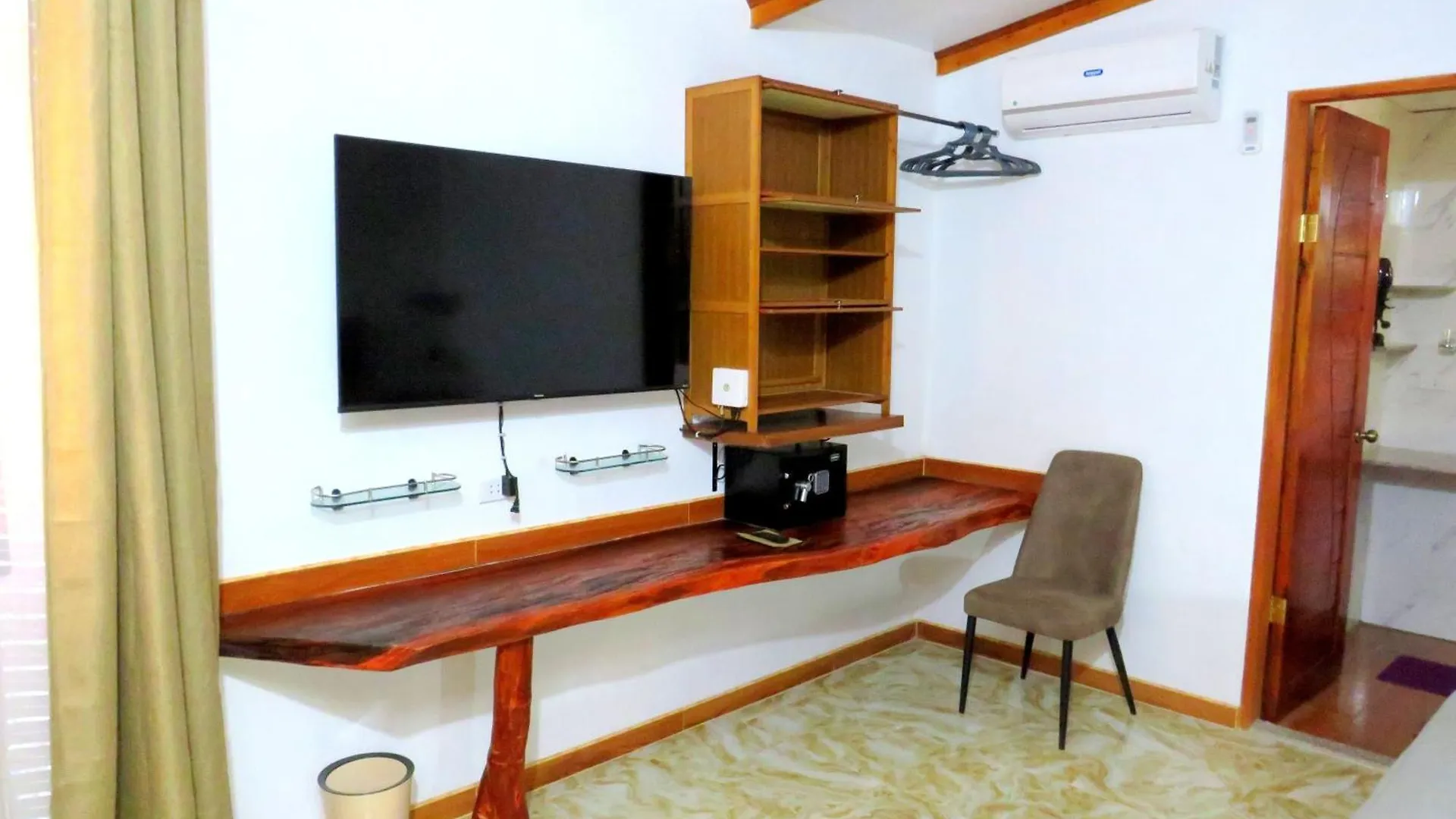 Alonaland Resort Panglao