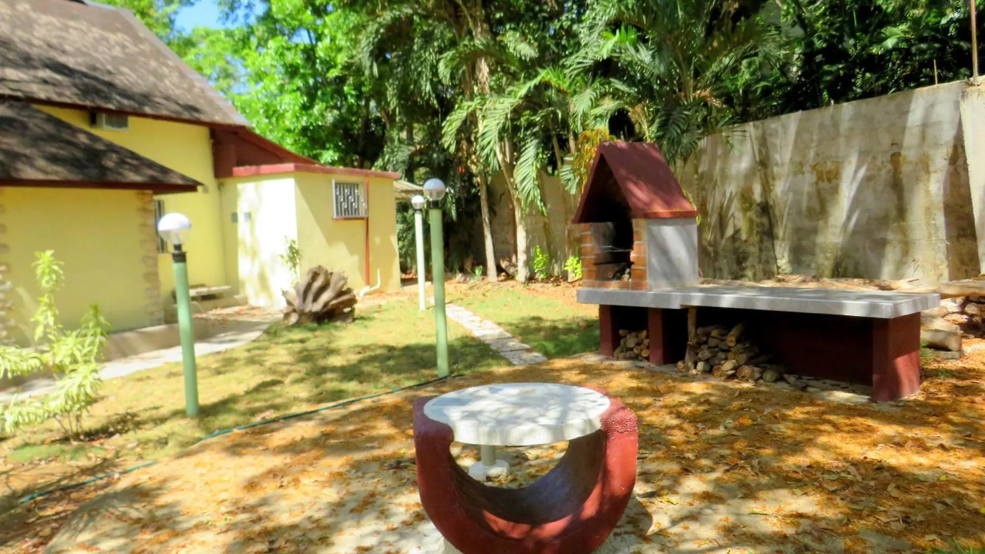 Alonaland Resort Panglao 2*,