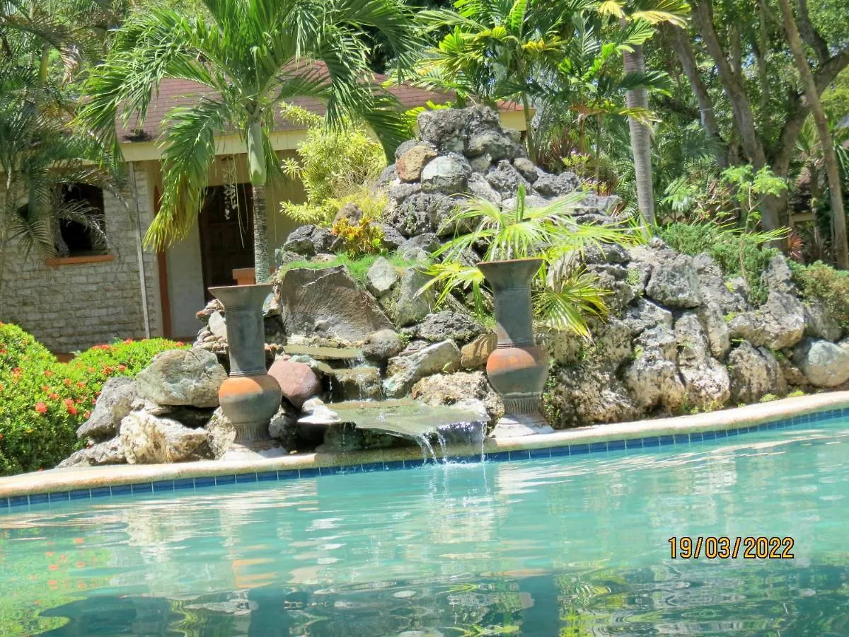 Alonaland Resort Panglao 2*,