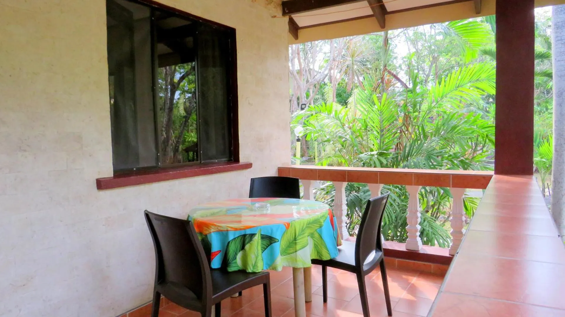 Alonaland Resort Panglao Gæstehus